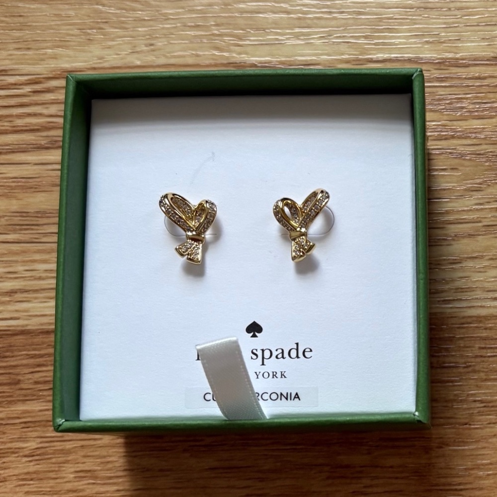 NIB Kate Spade All Tied Up Pave Stud earrings